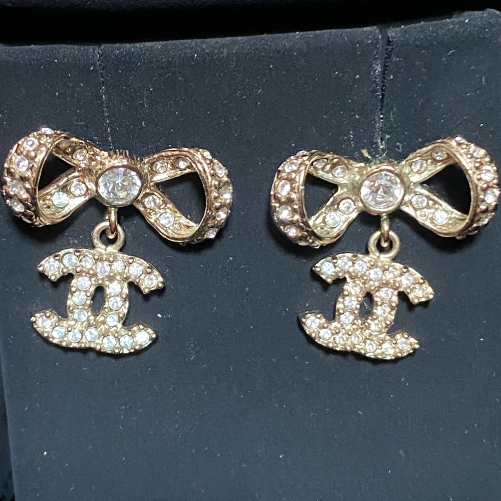 Chanel Ribbon Bow CC earrings pre-owned